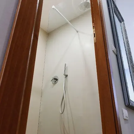 بيت ضيافة Lora Center كومو