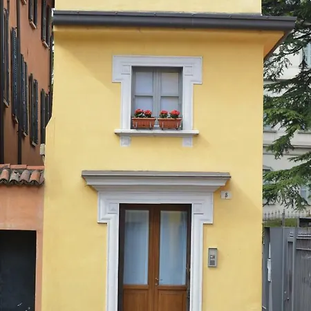 Guest house Lora Center