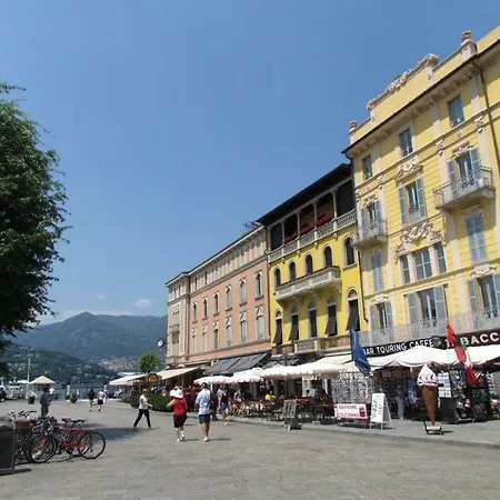 Konukevi Lora Center Como