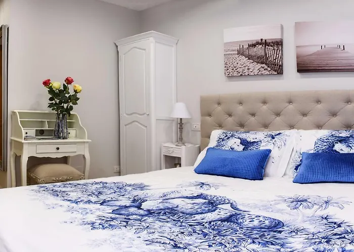 Lora Center Guest house 3*