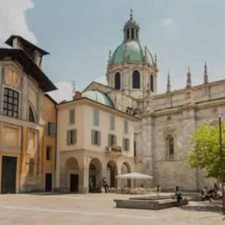 Lora Center Penzion 3*