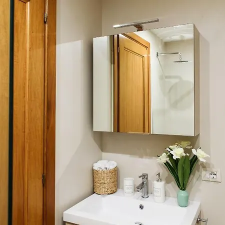 Lora Center Penzion Como