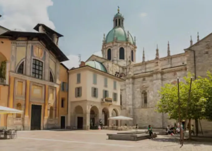 Lora Center ゲストハウス 3*