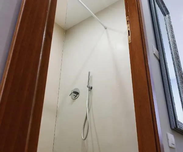 ゲストハウス Lora Center コモ