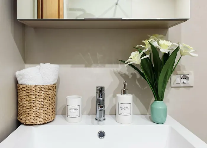 ゲストハウス Lora Center 3*