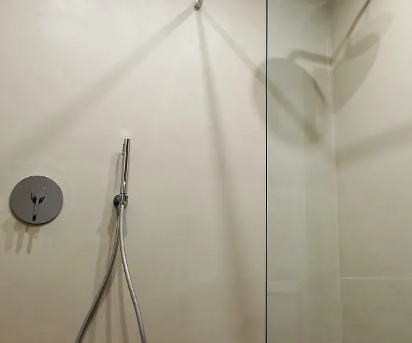 Lora Center Gæstehus 3*