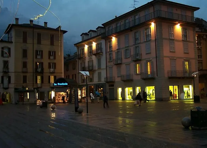 Lora Center Como
